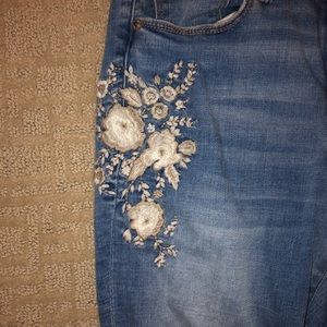 Abercrombie embroidered skinny jeans